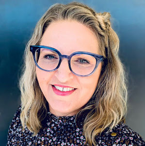 Meet your Posher, Angela